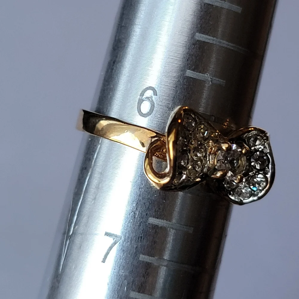 Vintage Bow Ring DAC Clear Diamond Like Stone Pave Gold Tone Size 6 ¼